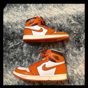 Air Jordan 1 High OG ‘Starfish’ Orange and White Sneakers